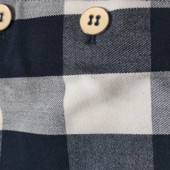 Le Chateau Buttoned Skirt - Picture 2 of 4